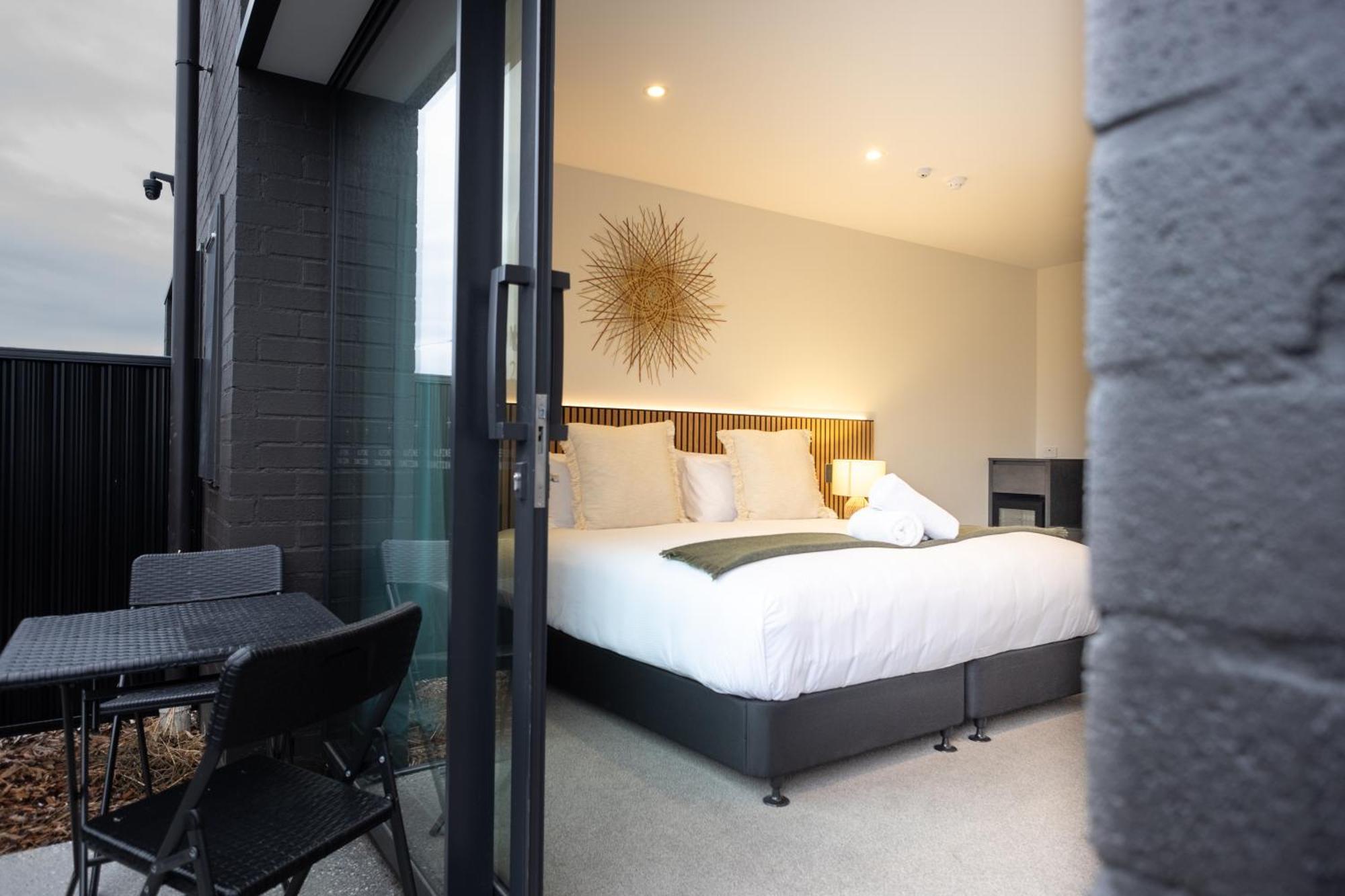 Alpine Junction Townhouse Apartments, Lodge & Hotel Wanaka Zewnętrze zdjęcie